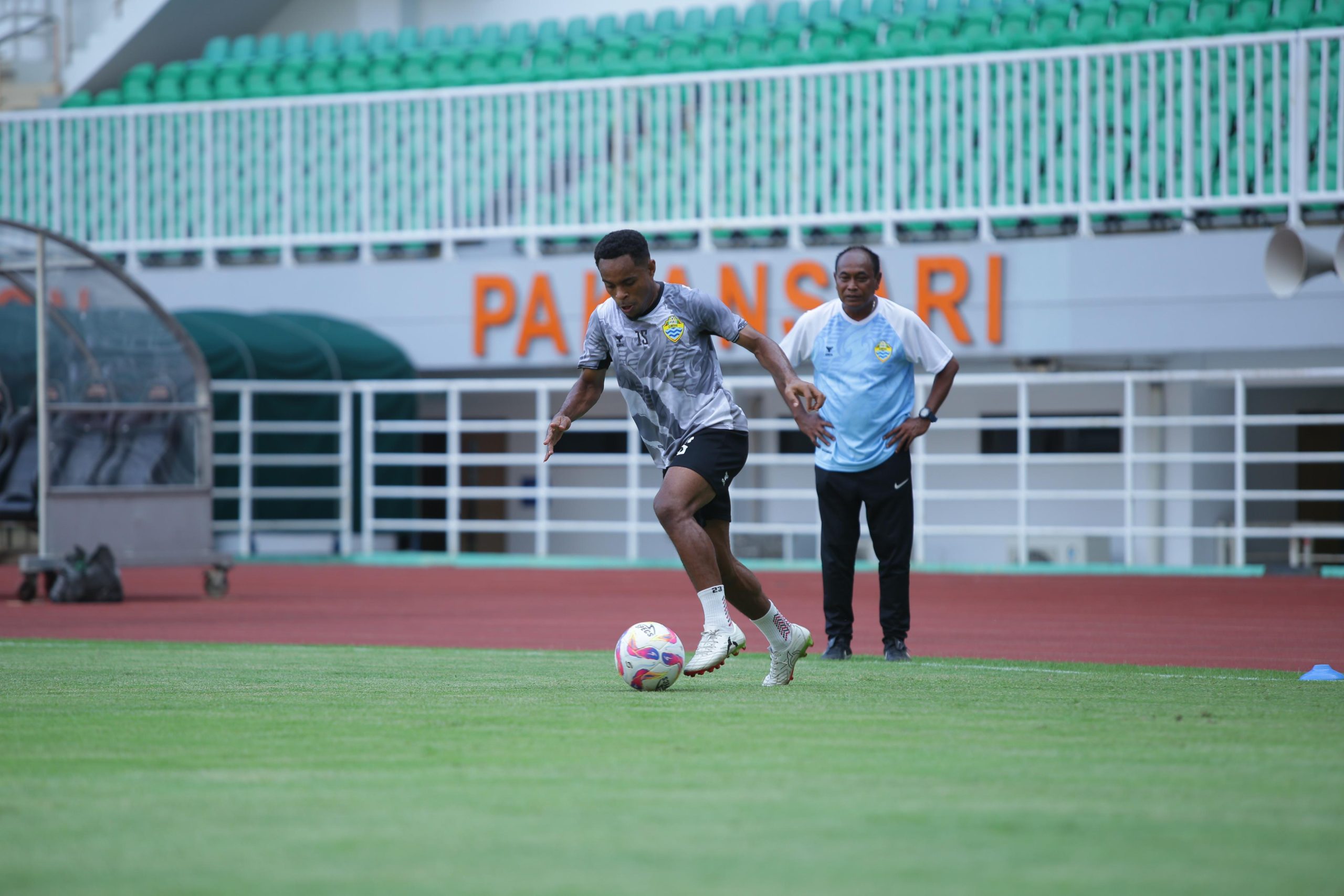 Pesan Kas Hartadi Untuk Pemainnya di Laga Terakhir Putaran Pertama Melawan Persikabo 1973