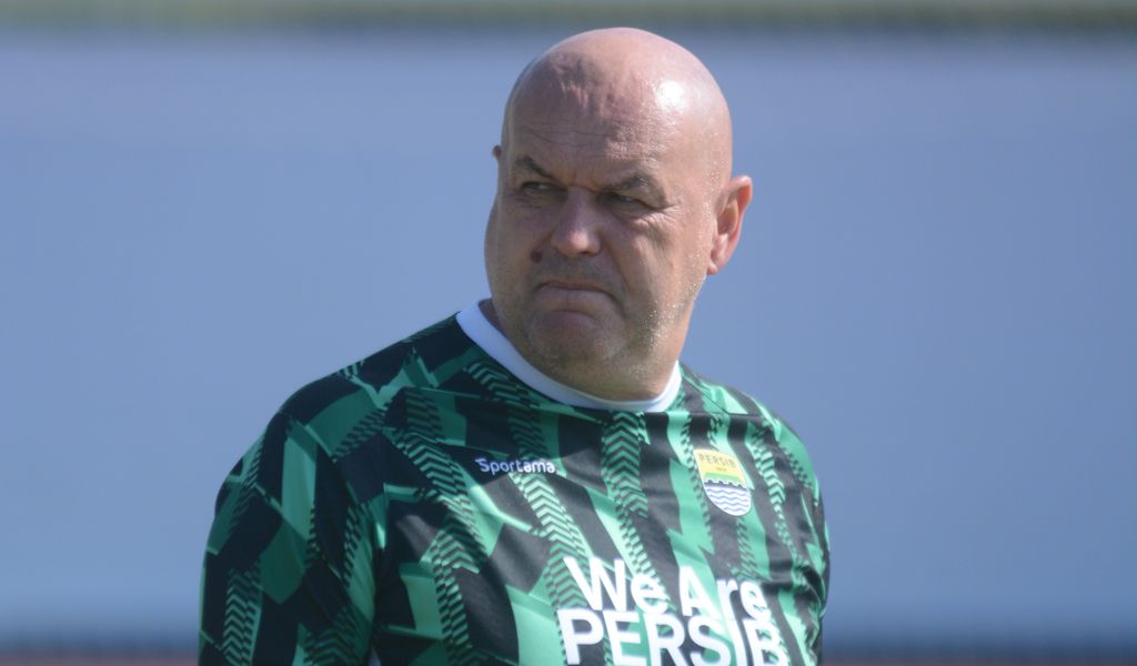 Hodak Lebih Takut Semen Padang Ketimbang Persik Kediri