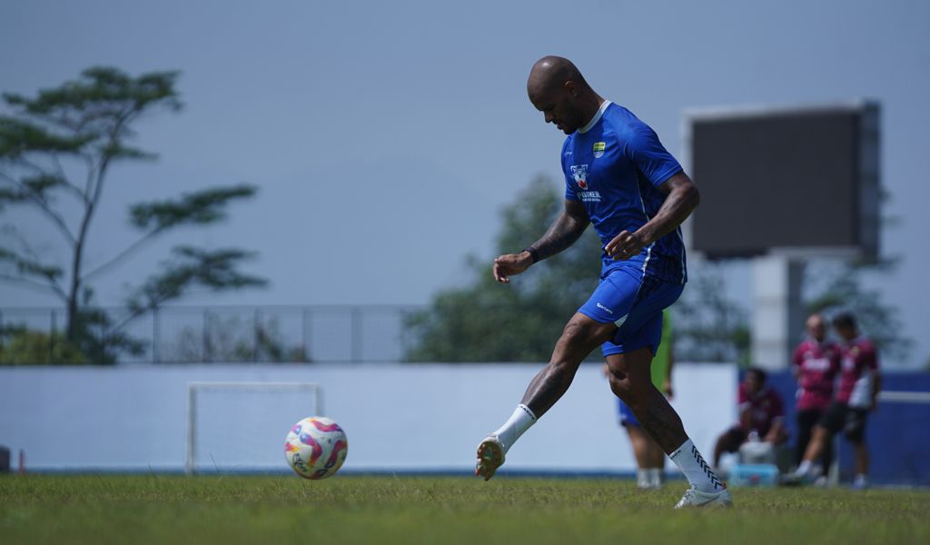 Persib Siap Tampilkan Formasi Terbaik Lawan Persebaya