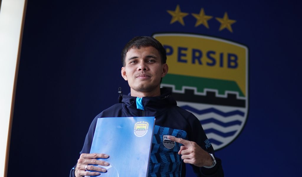 Rezaldi Hehanussa Resmi Perpanjang Kontrak dengan Persib Hingga 2026