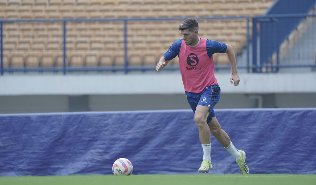 Siap Tempur Hadapi PSM, Persib Fokus Penuh untuk 14 Laga Final ke Depan