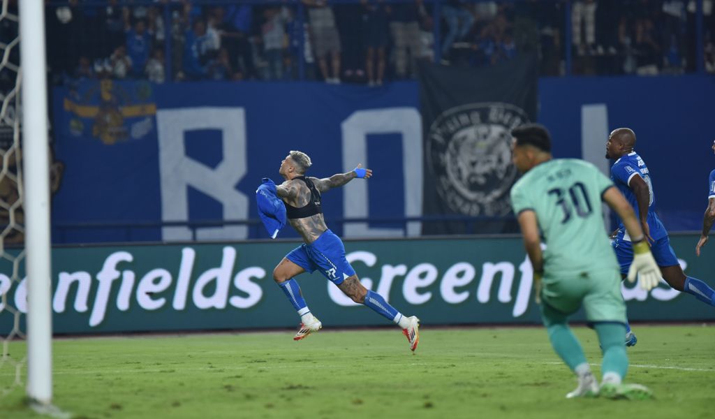 Persib Kokoh di Puncak, Ciro Alves Jadi Pahlawan di Kandang