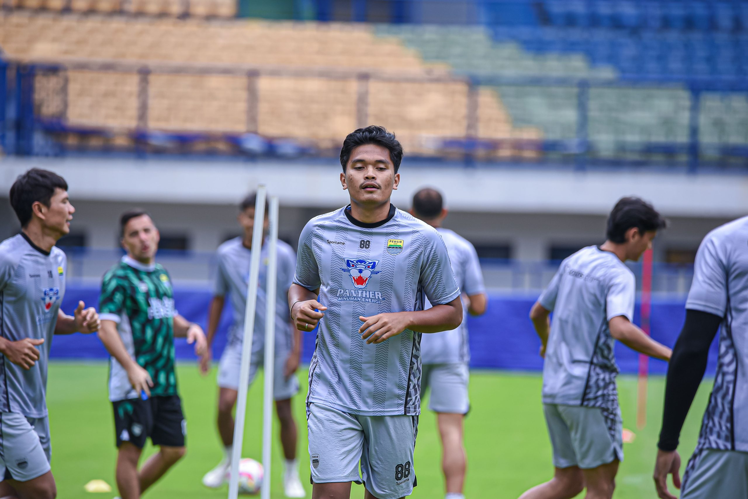 Sempat Nervous, Bagi Ahmad Agung Laga di GBLA Lebih dari Sekadar 3 Angka