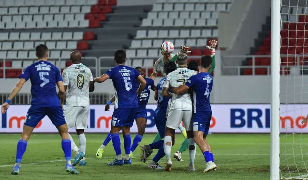 Bertahan dengan 10 Pemain, Persib Pulang dari Jatidiri Bawa 3 Poin
