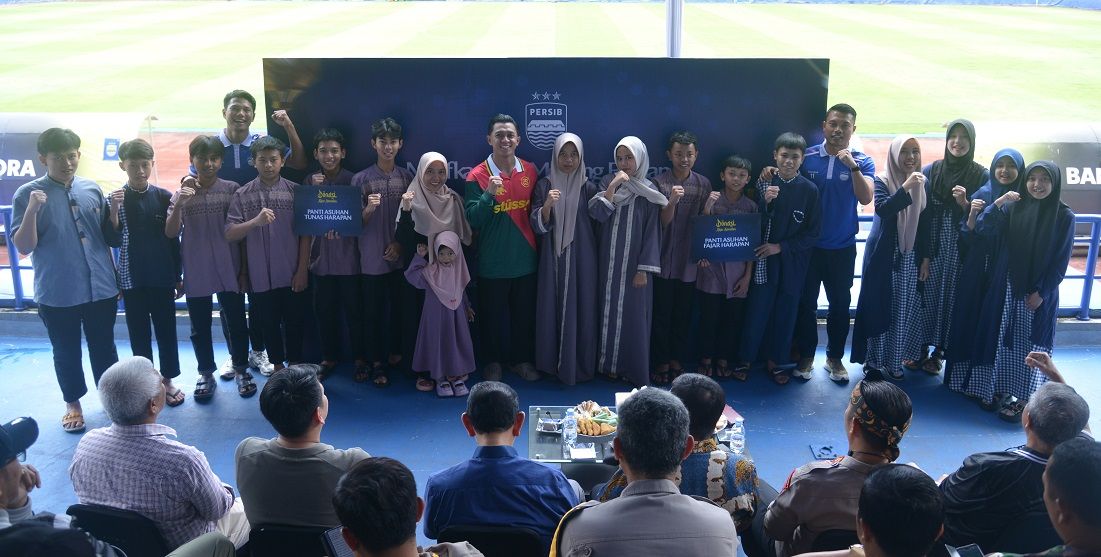 Donasi Rp20 Juta Warnai Momen Kebersamaan Persib dan Bobotoh Jelang Laga Kandang