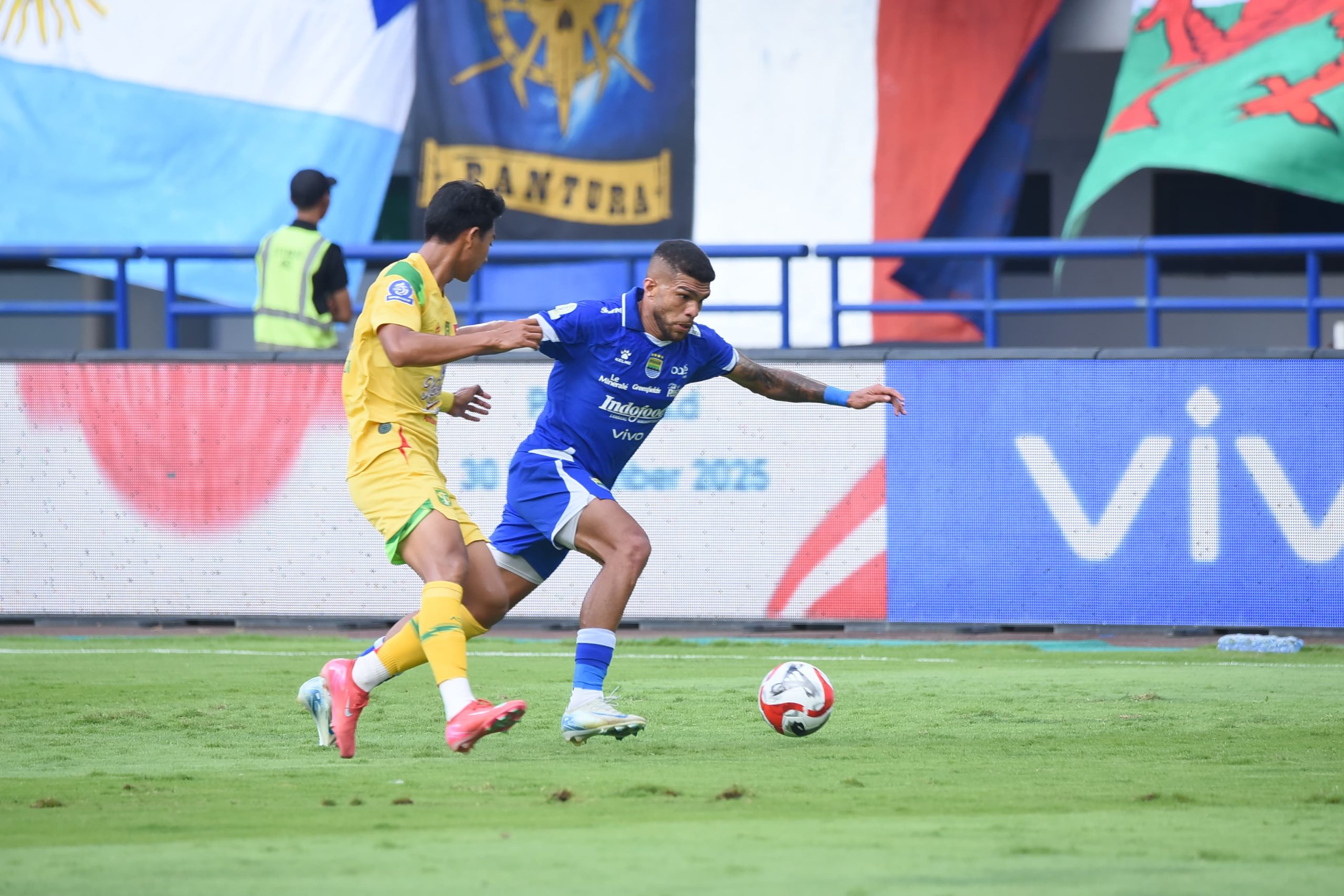 Persib Amankan Kemenangan Dramatis di GBLA
