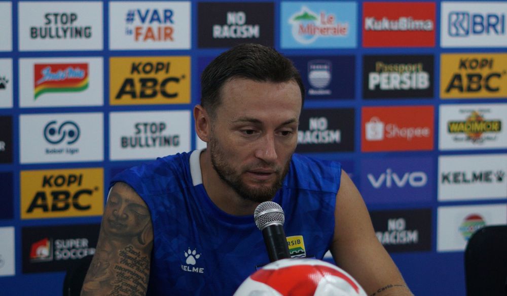 Hodak dan Klok Tegaskan Pentingnya Kesiapan Kolektif Jelang Persib vs Dewa United