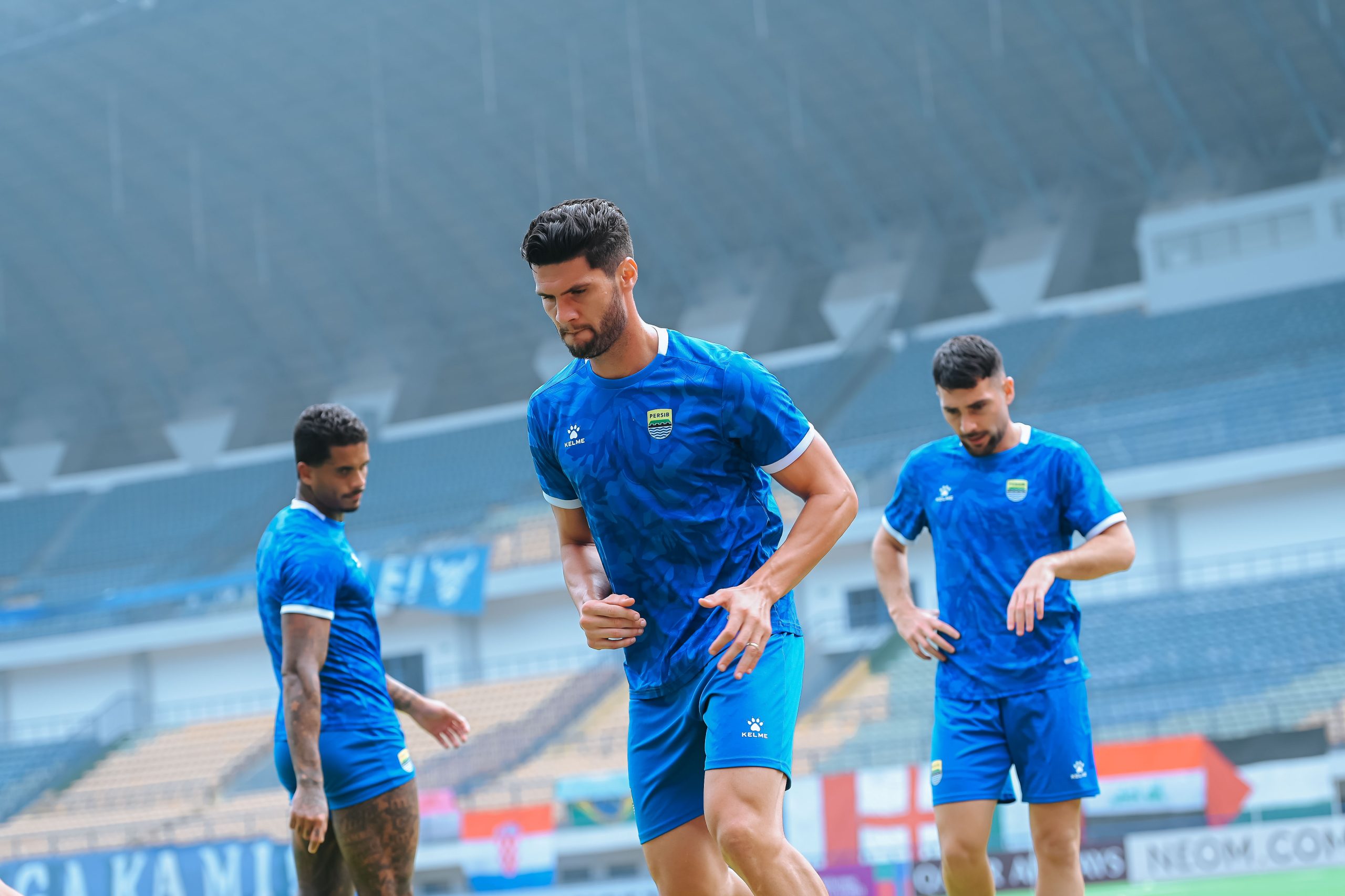JC Soroti Detail Pertahanan yang Belum Sempurna Jelang Laga Persib vs Dewa United