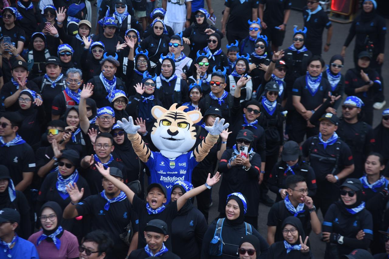 Pecah! Ribuan Bobotoh Birukan Lapangan Tarantula, Rayakan PERSIB Day Festival: 8 Years of Expert Taste